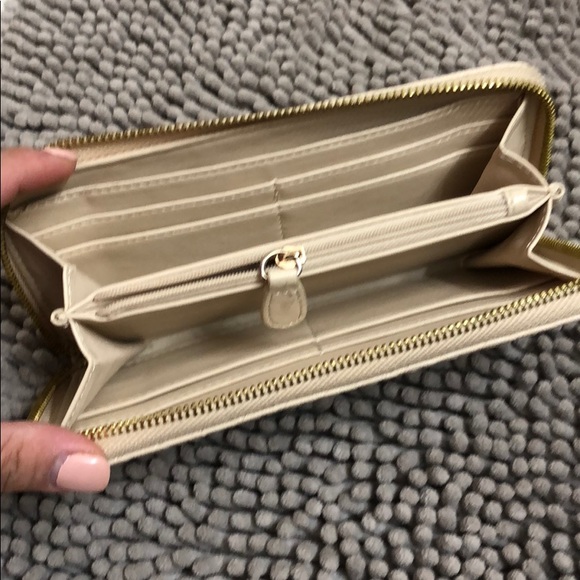 Forever 21 wallet - Picture 2 of 2